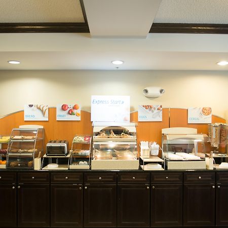 Holiday Inn Express & Suites Northwood By Ihg Silver Lake Exteriör bild