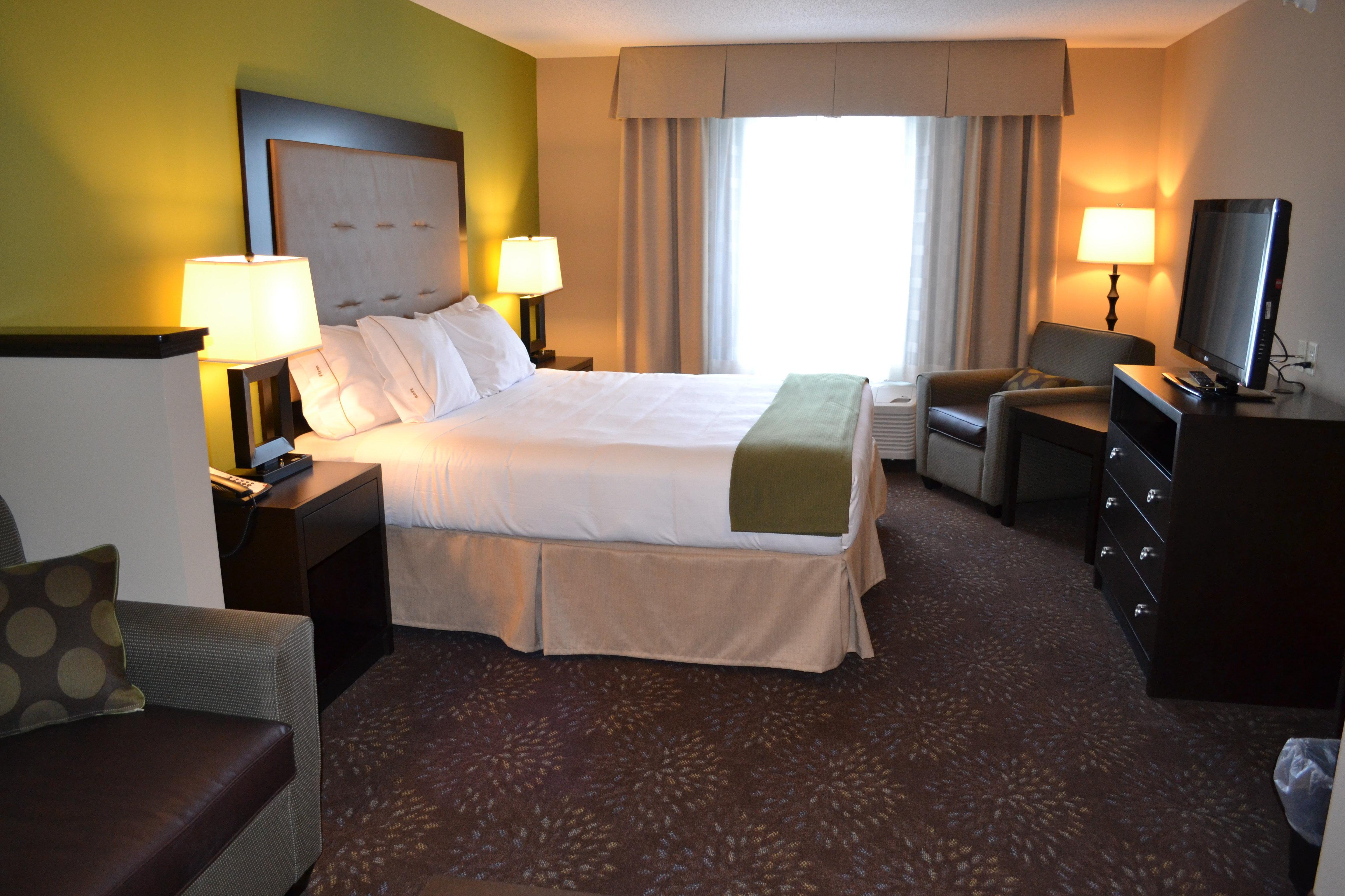 Holiday Inn Express & Suites Northwood By Ihg Silver Lake Exteriör bild