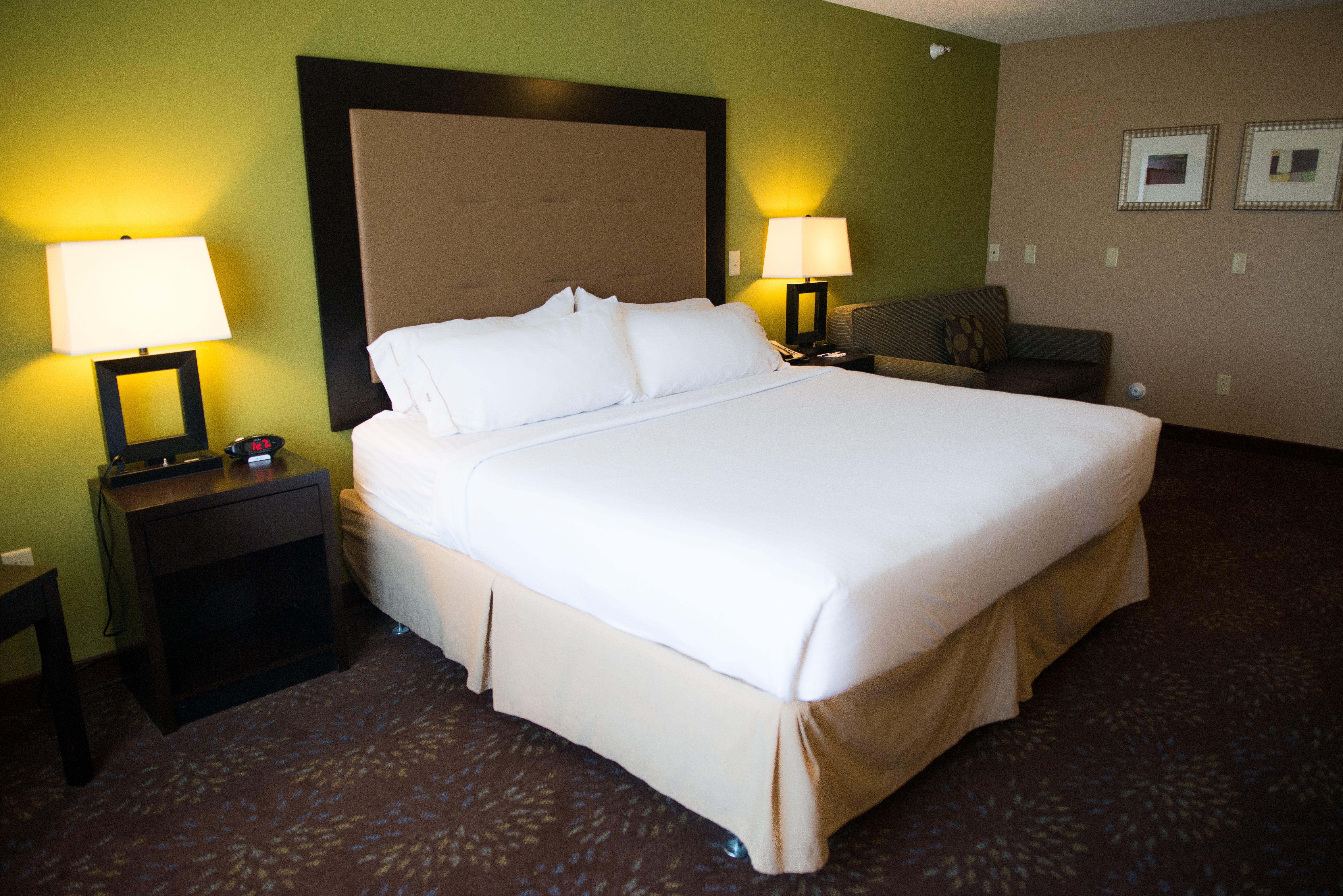 Holiday Inn Express & Suites Northwood By Ihg Silver Lake Exteriör bild