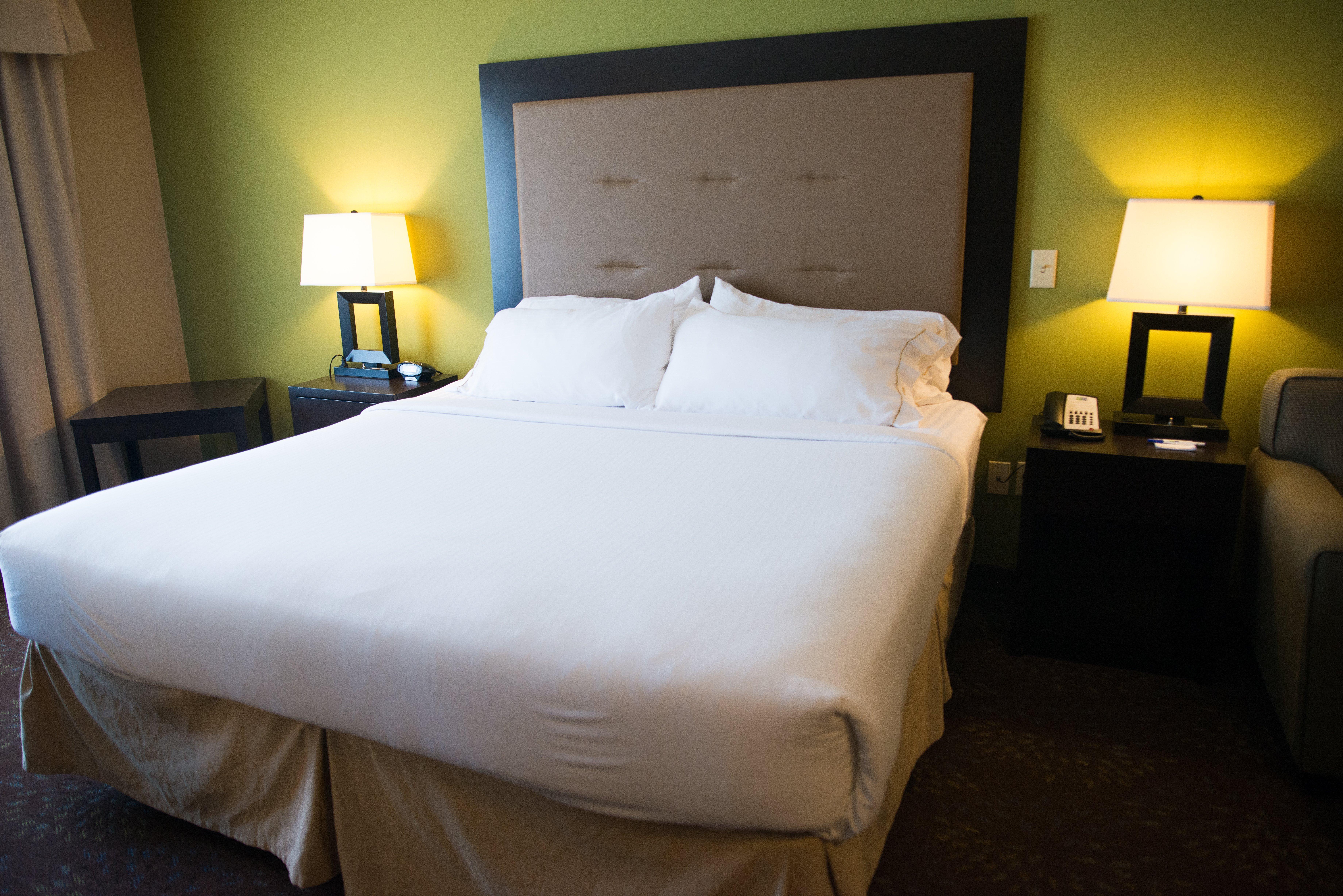 Holiday Inn Express & Suites Northwood By Ihg Silver Lake Exteriör bild