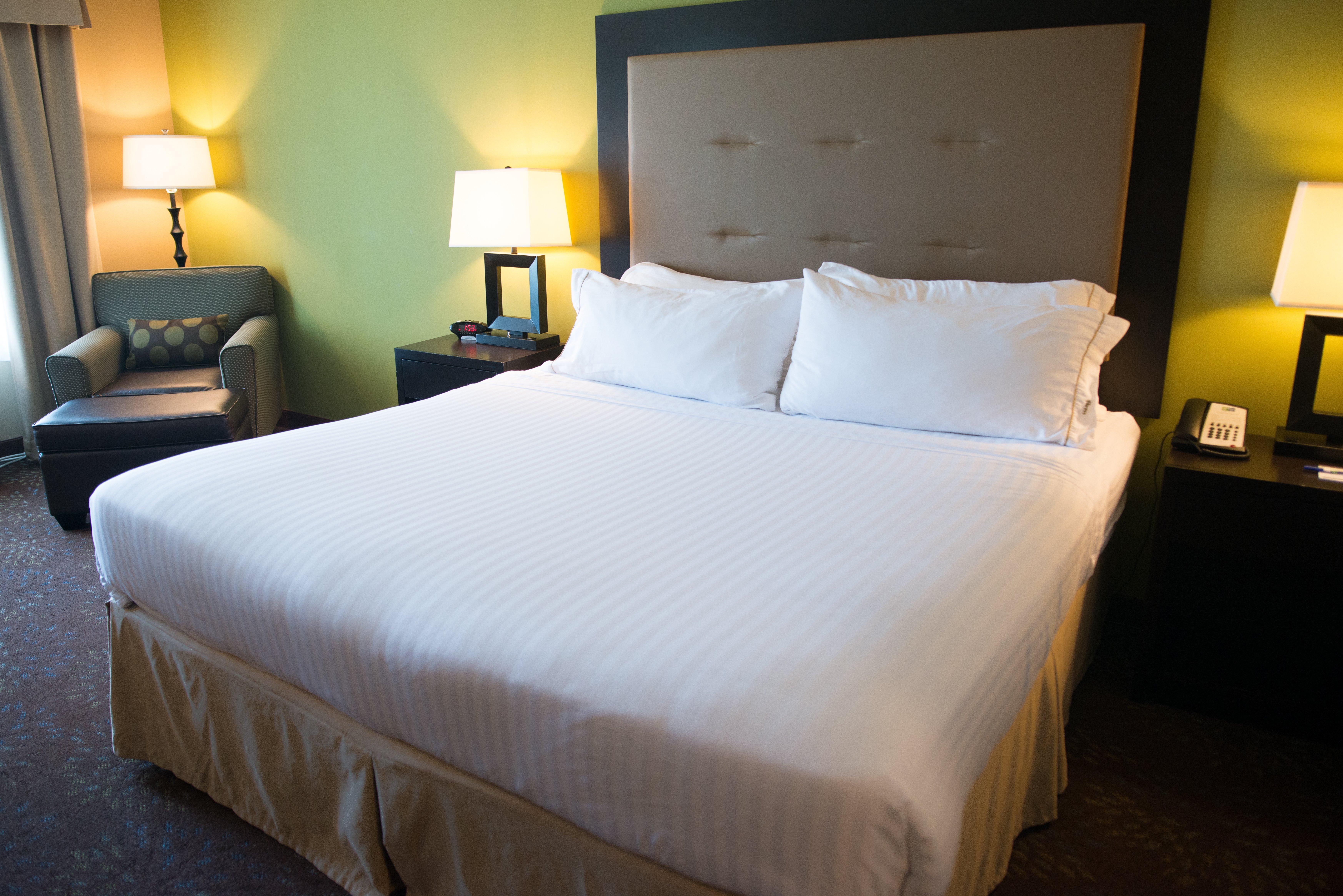 Holiday Inn Express & Suites Northwood By Ihg Silver Lake Exteriör bild