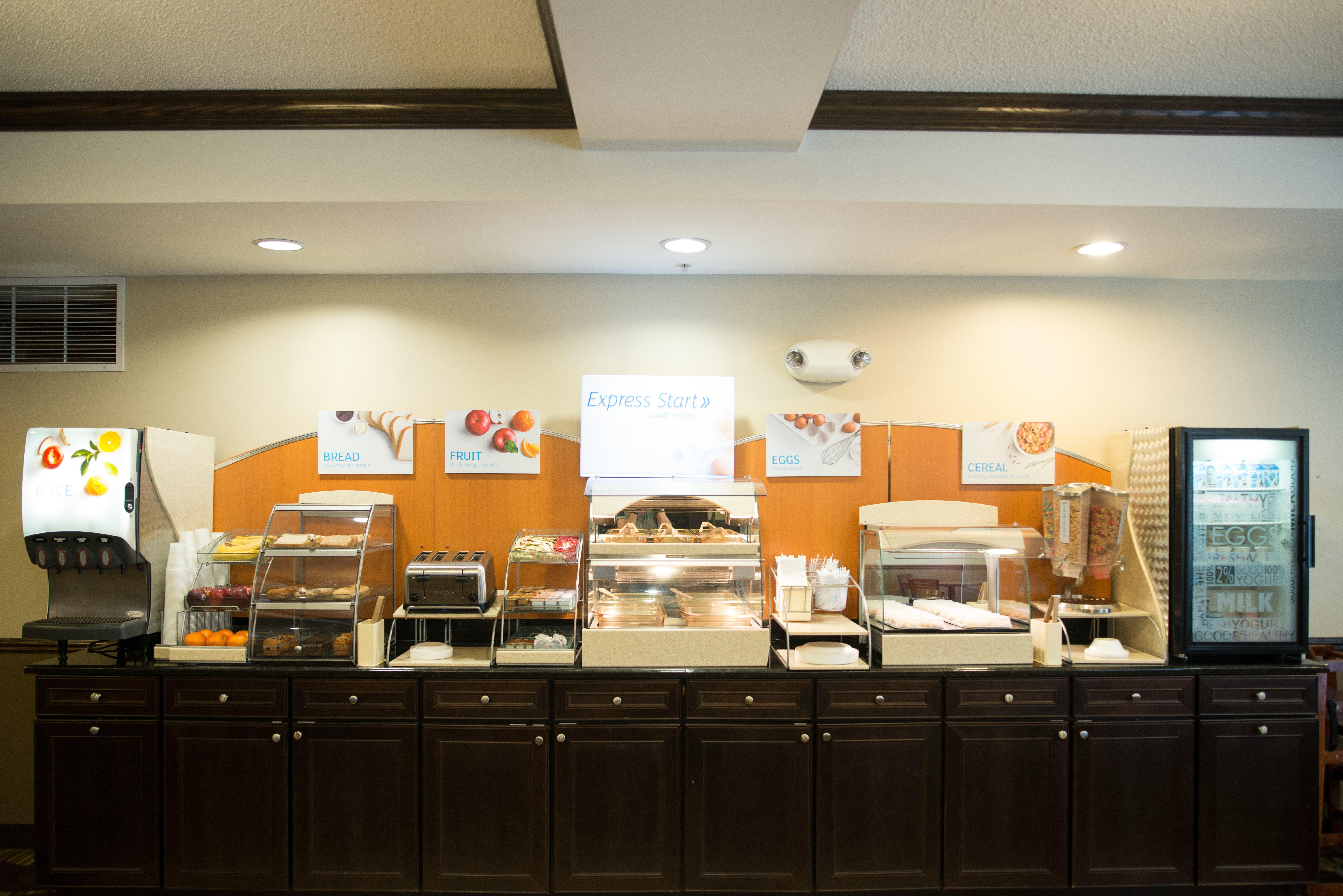 Holiday Inn Express & Suites Northwood By Ihg Silver Lake Exteriör bild