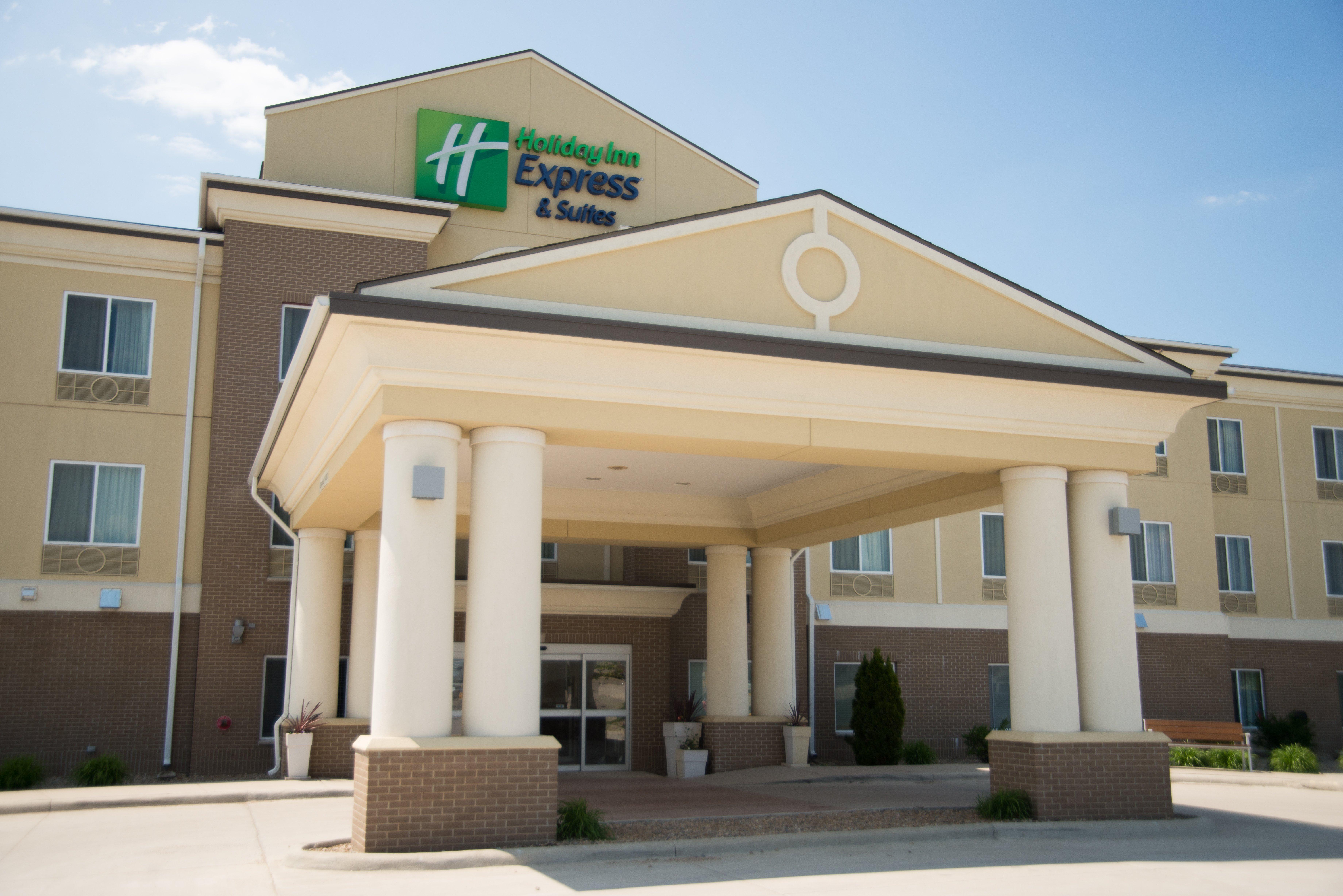 Holiday Inn Express & Suites Northwood By Ihg Silver Lake Exteriör bild