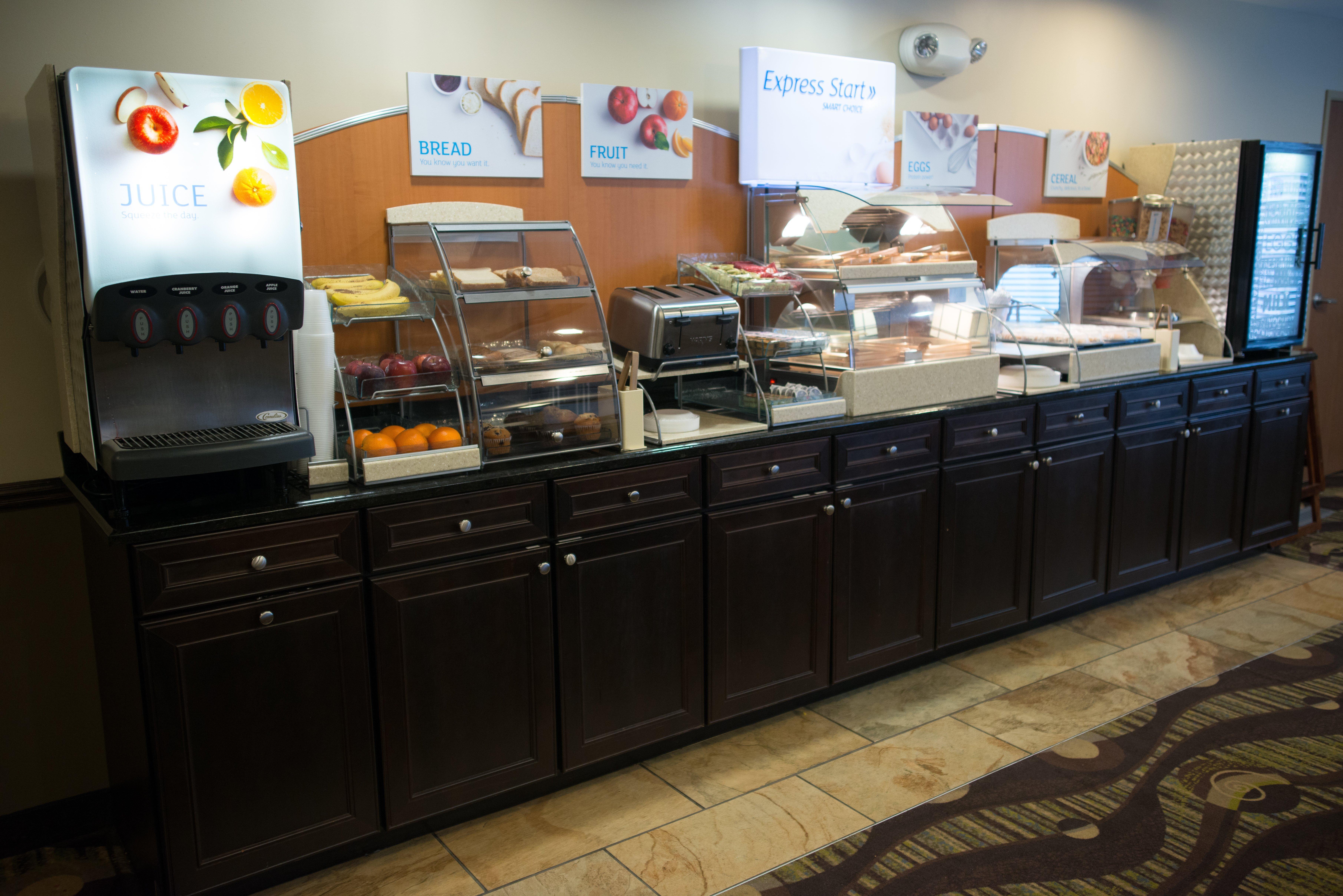 Holiday Inn Express & Suites Northwood By Ihg Silver Lake Exteriör bild