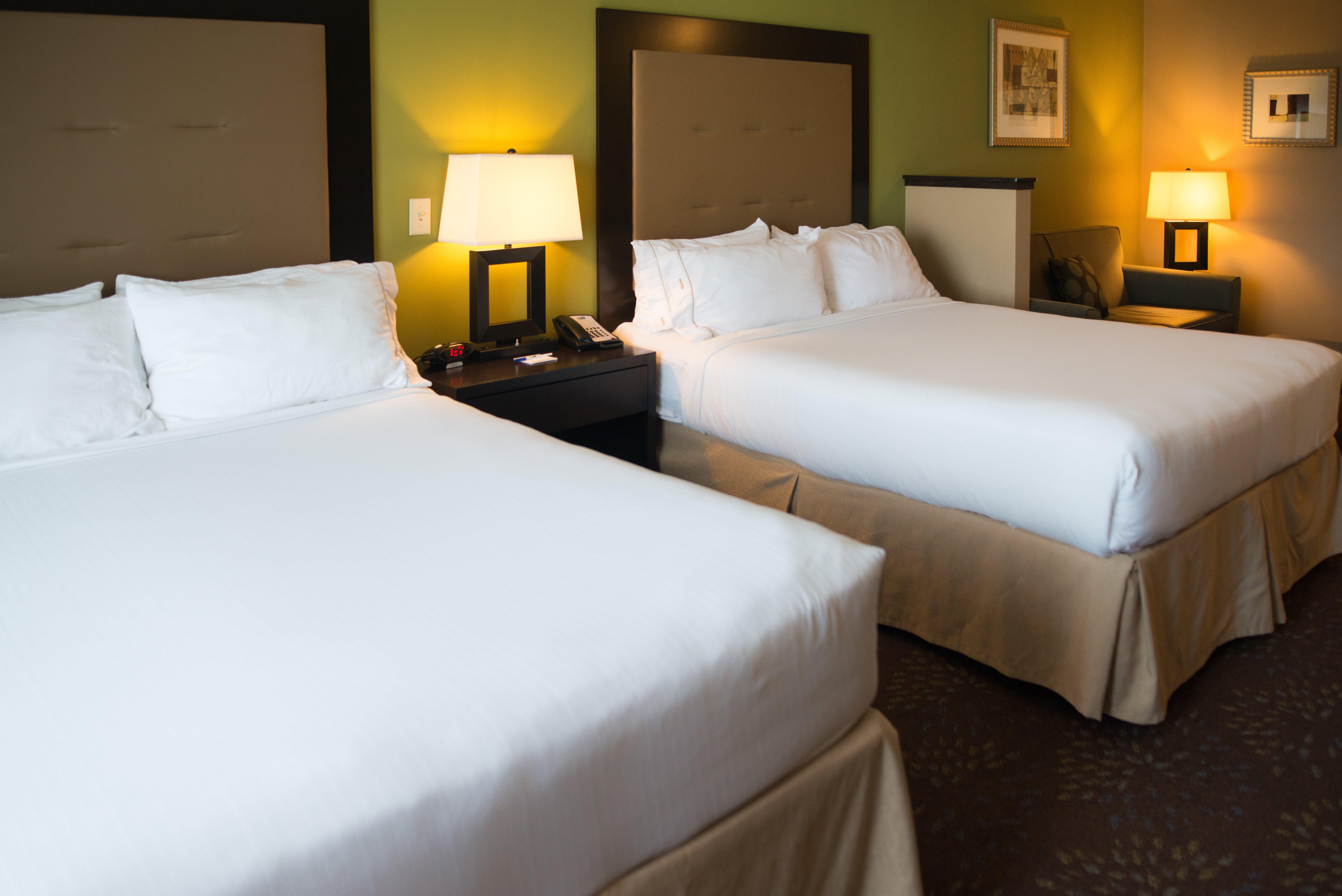 Holiday Inn Express & Suites Northwood By Ihg Silver Lake Exteriör bild