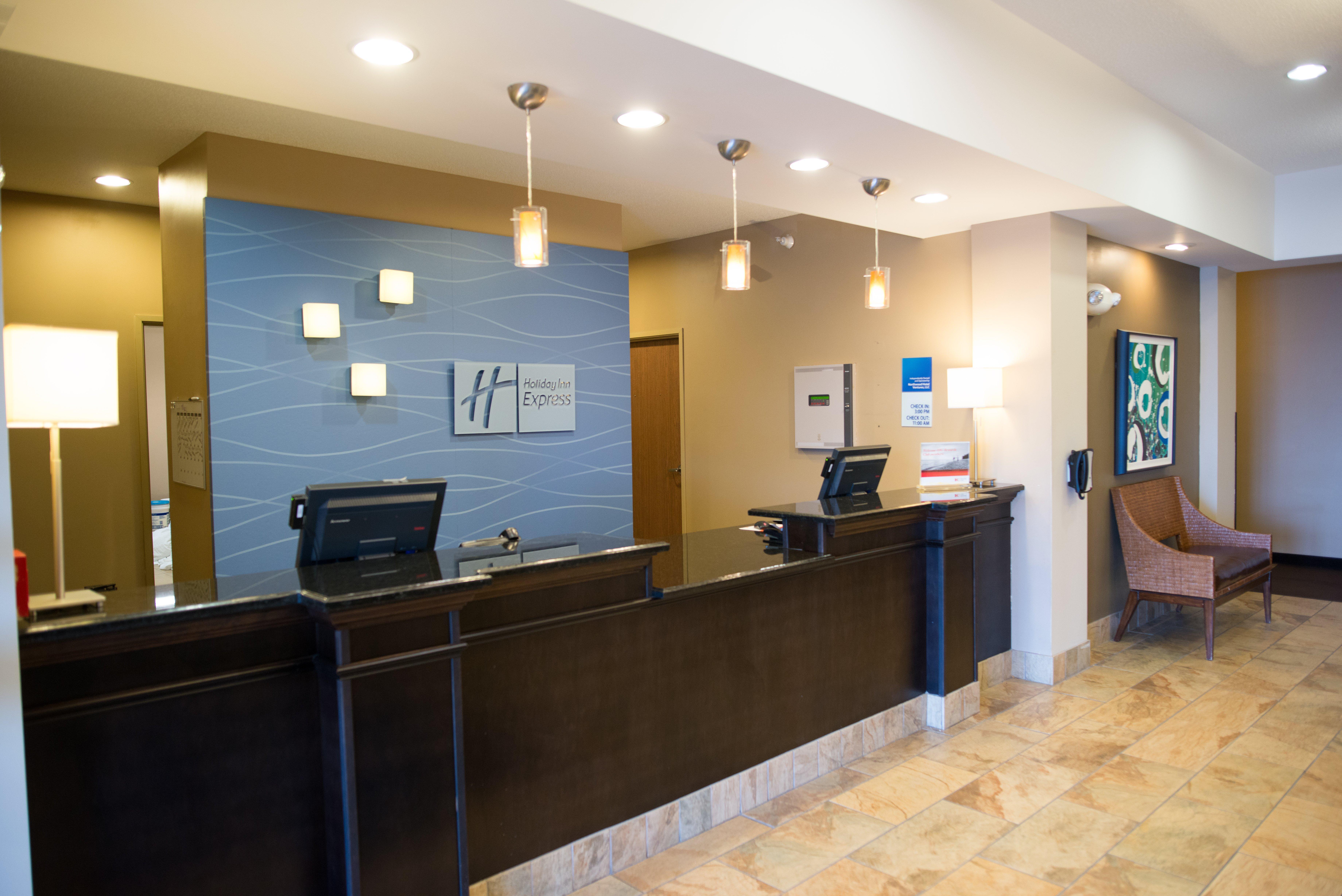 Holiday Inn Express & Suites Northwood By Ihg Silver Lake Exteriör bild