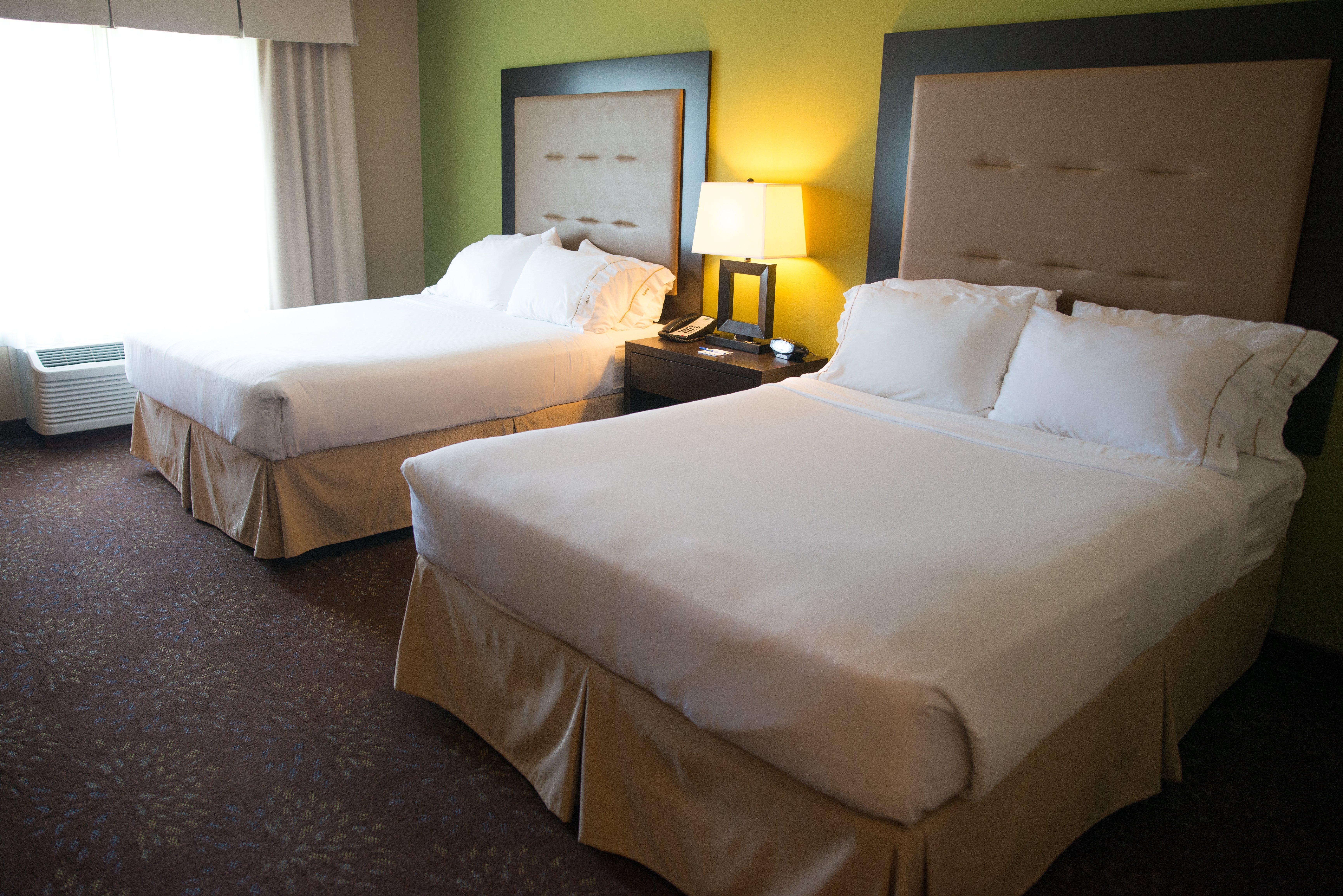 Holiday Inn Express & Suites Northwood By Ihg Silver Lake Exteriör bild