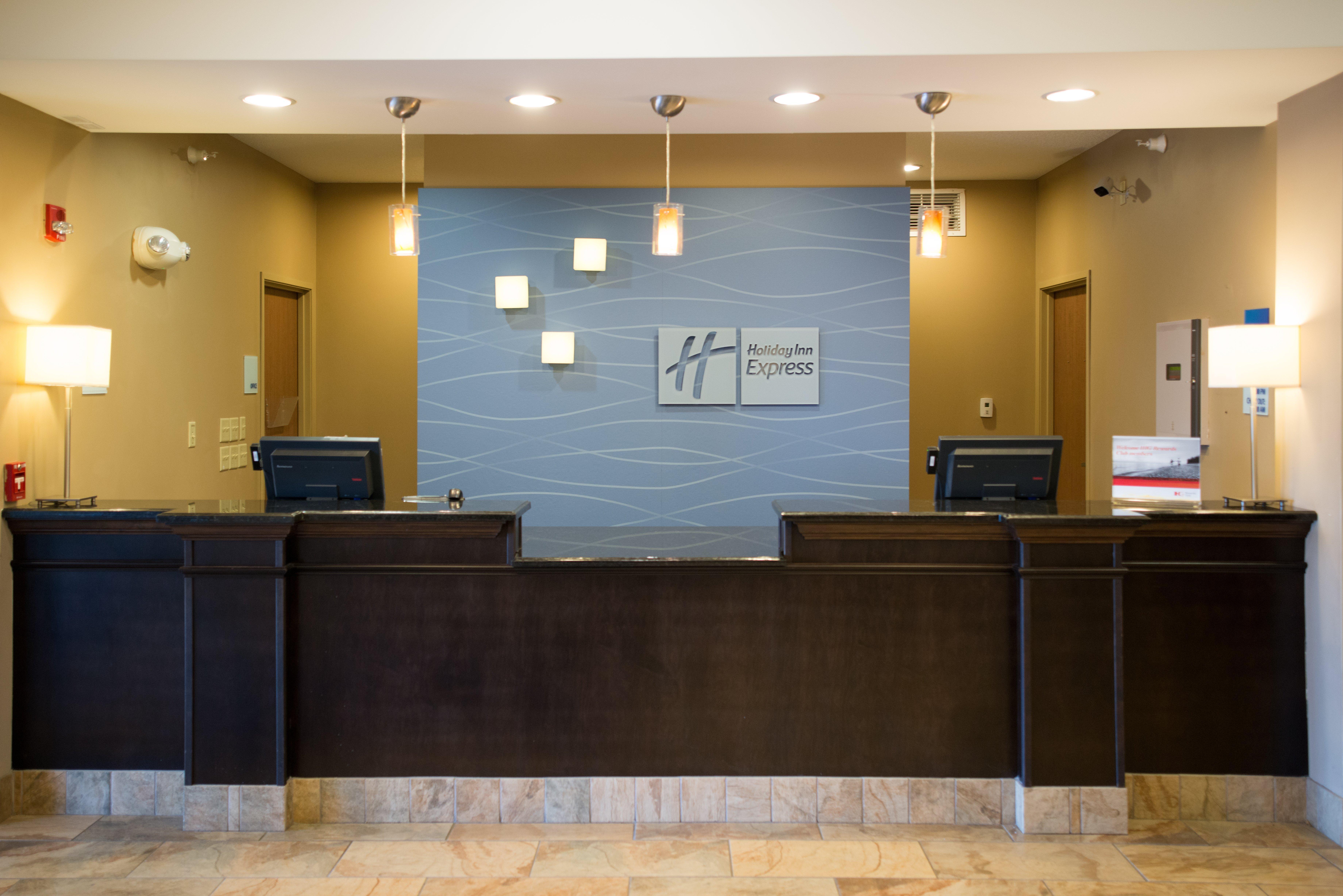 Holiday Inn Express & Suites Northwood By Ihg Silver Lake Exteriör bild