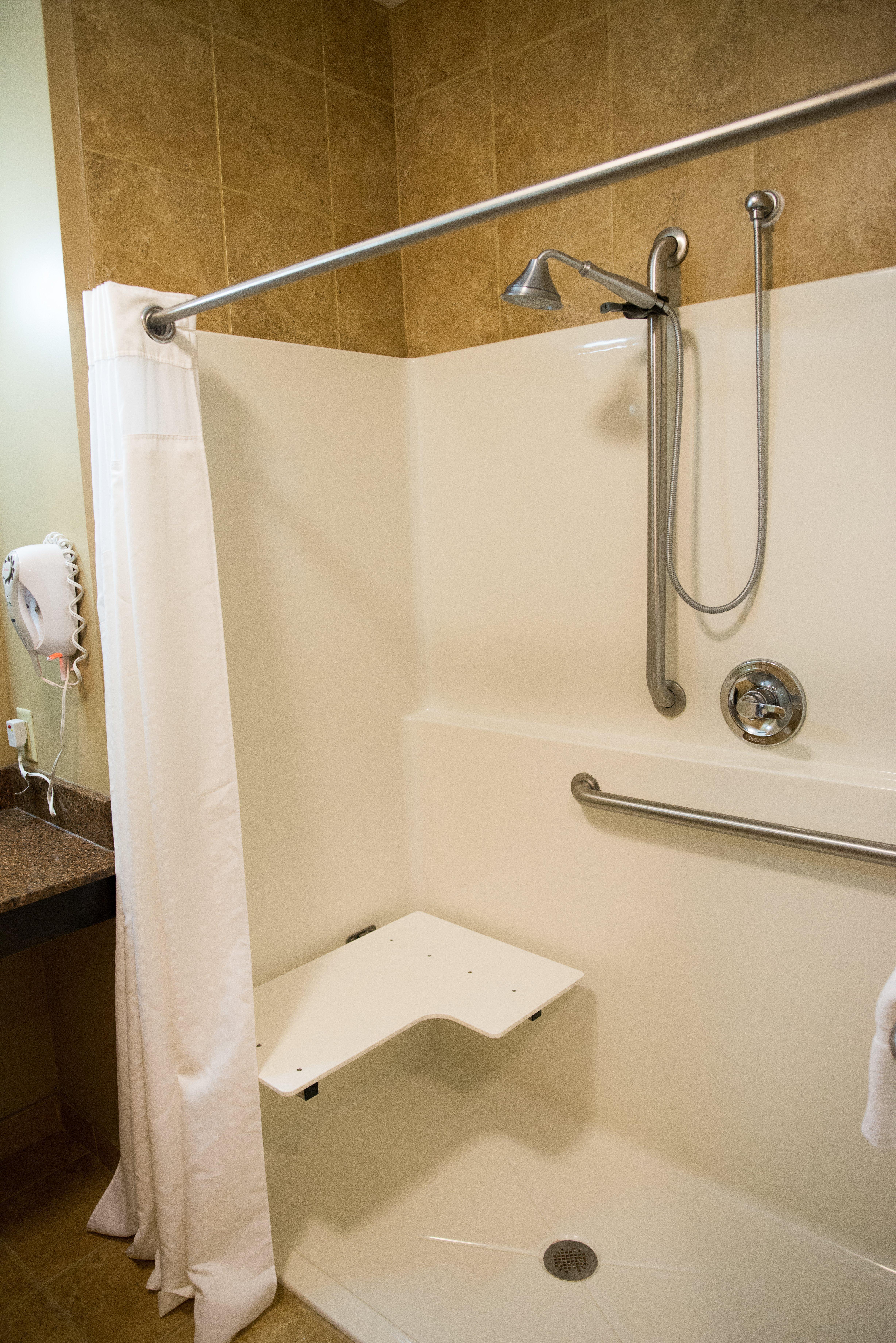 Holiday Inn Express & Suites Northwood By Ihg Silver Lake Exteriör bild