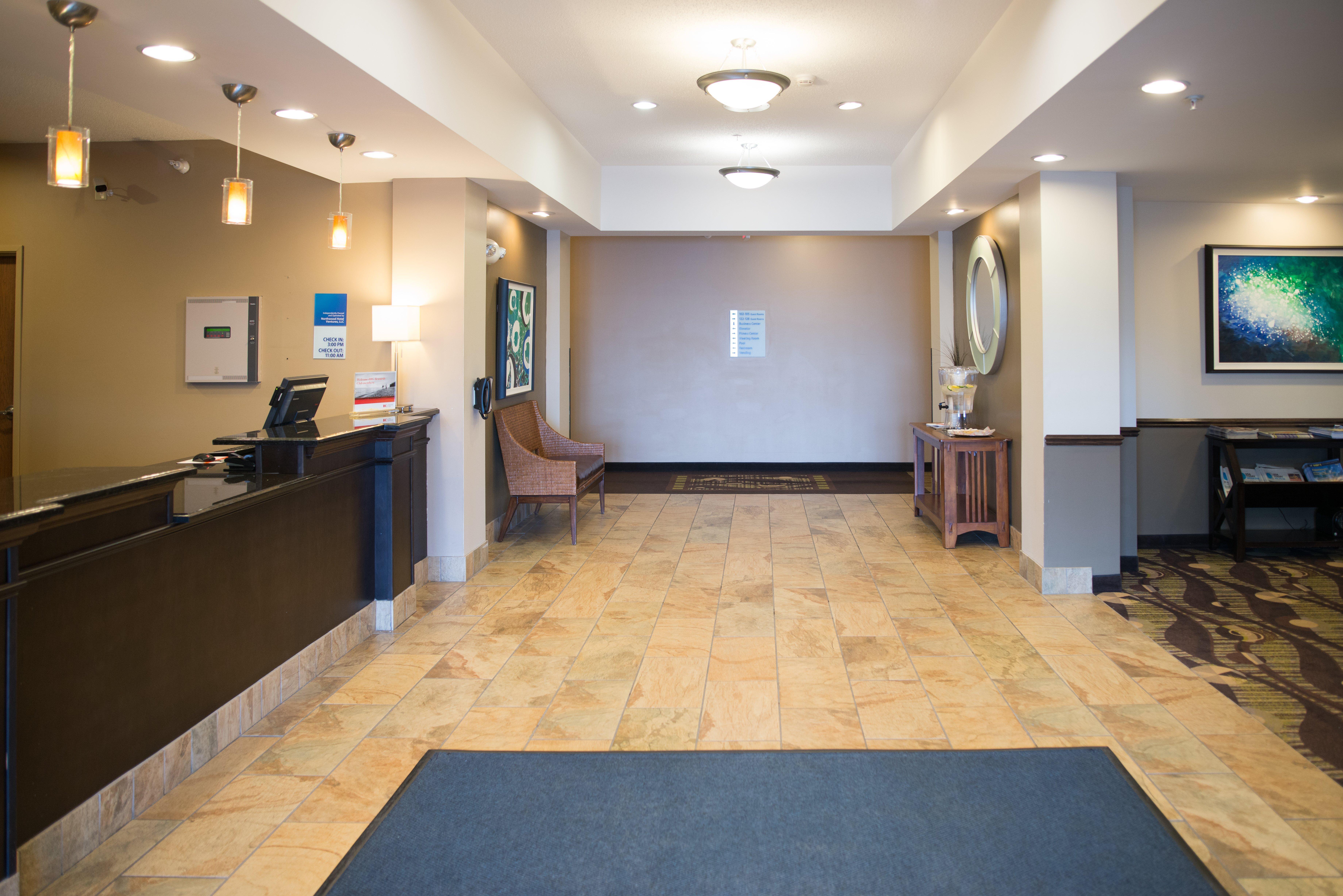 Holiday Inn Express & Suites Northwood By Ihg Silver Lake Exteriör bild