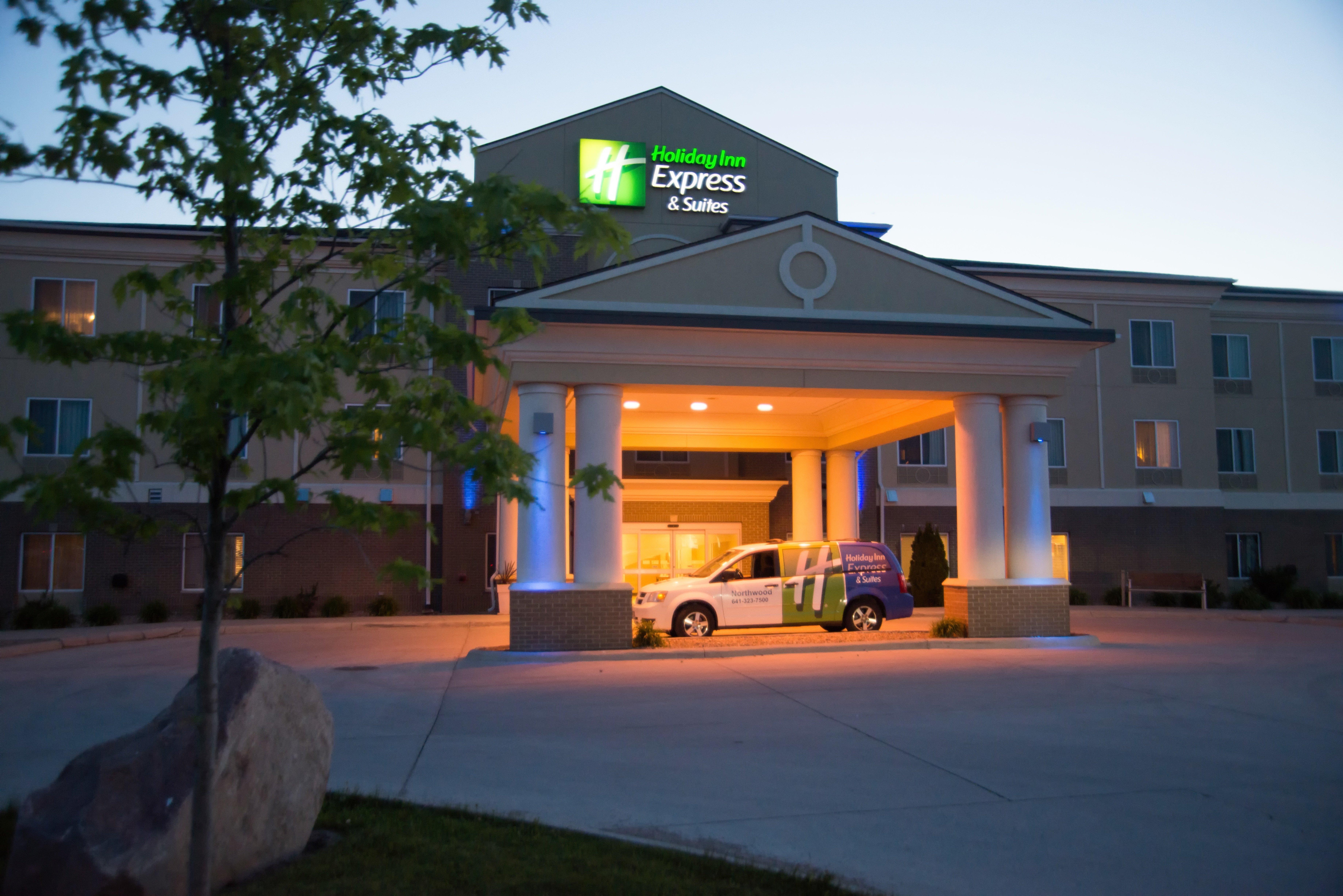 Holiday Inn Express & Suites Northwood By Ihg Silver Lake Exteriör bild