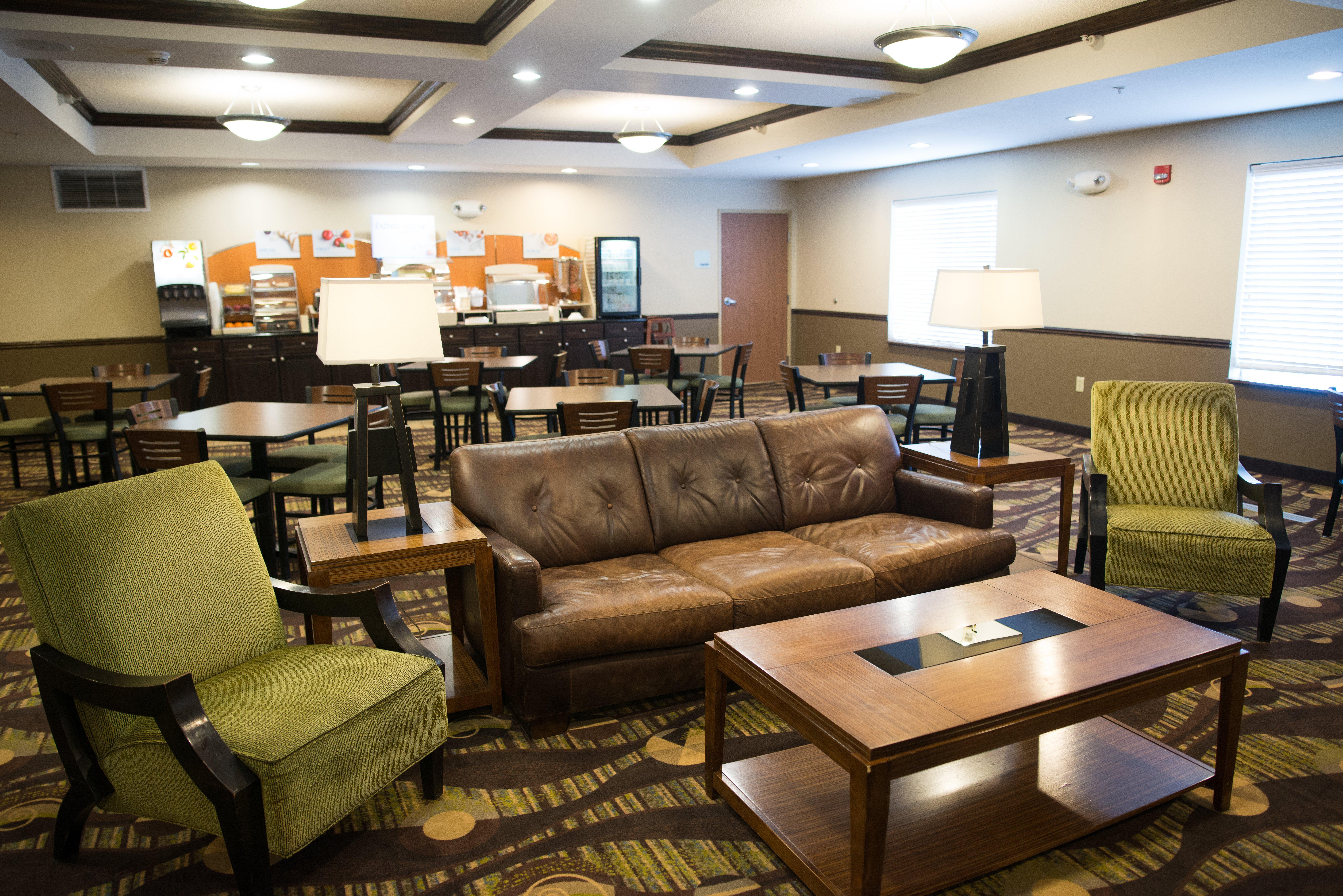 Holiday Inn Express & Suites Northwood By Ihg Silver Lake Exteriör bild