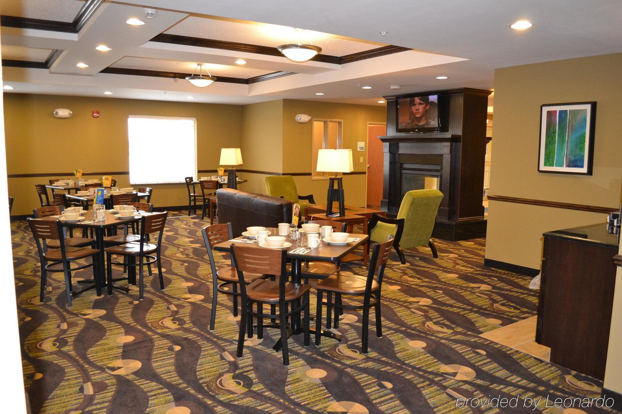 Holiday Inn Express & Suites Northwood By Ihg Silver Lake Exteriör bild
