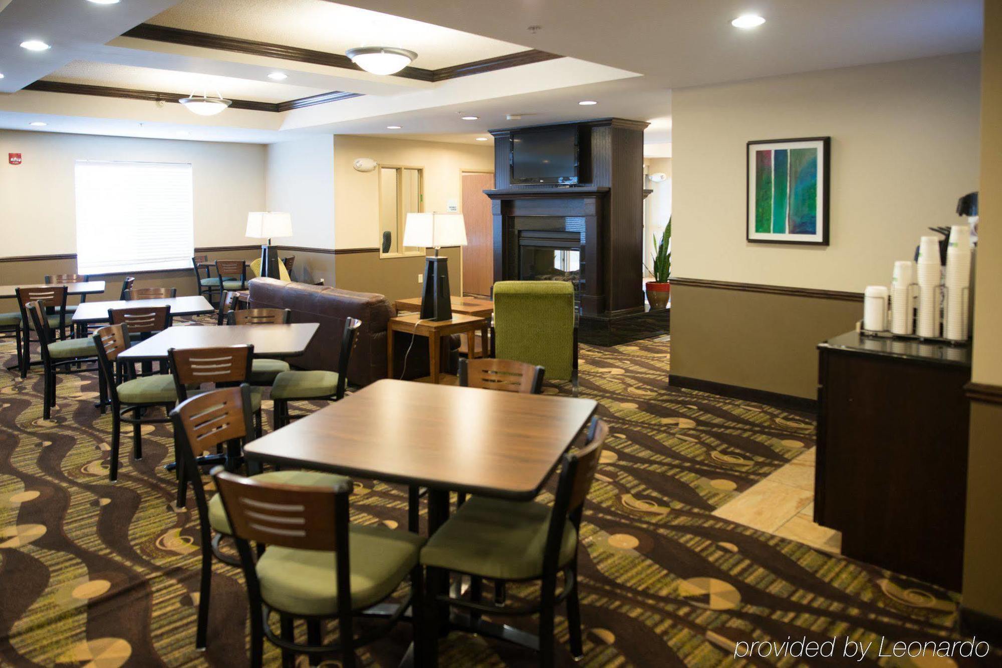 Holiday Inn Express & Suites Northwood By Ihg Silver Lake Exteriör bild